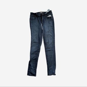 Levi’s blue denim skinny jeans.